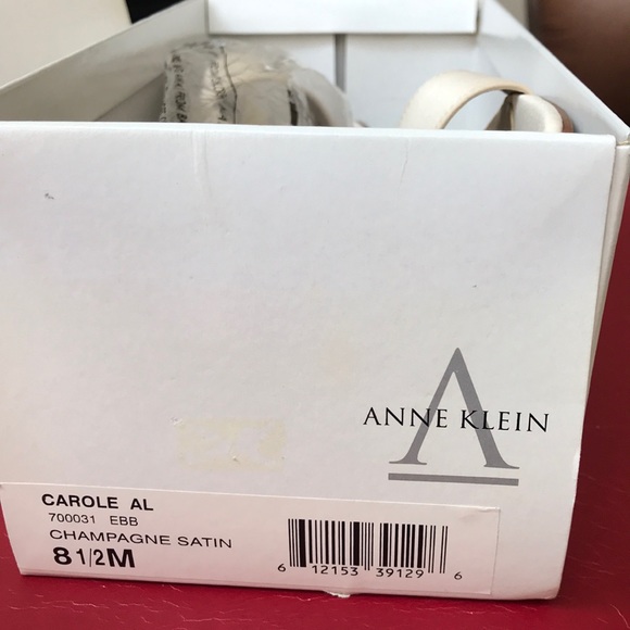 Ann Klein Champagne Satin slides - Picture 9 of 10